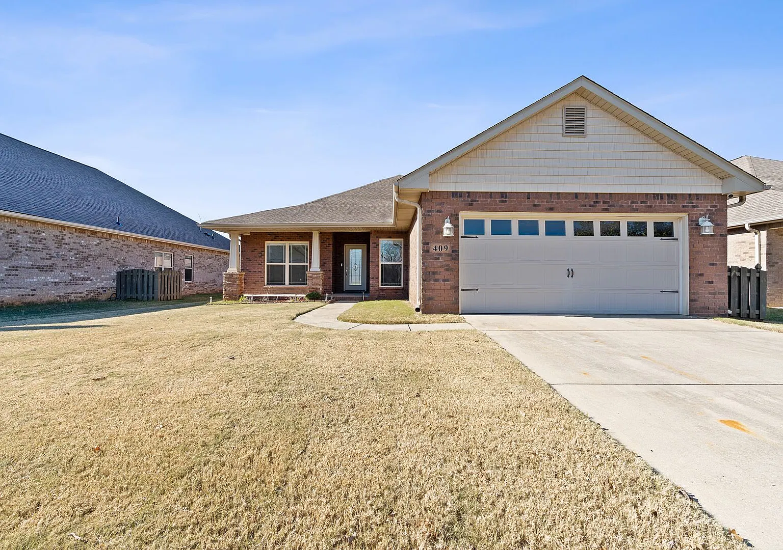 4 Bedrooms!! Minutes From Redstone Arsenal And Huntsville International Airport — Photo 1