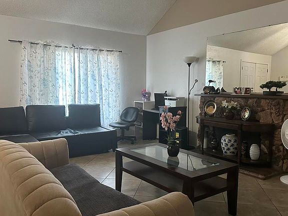 4th image of 120 Clark Ct