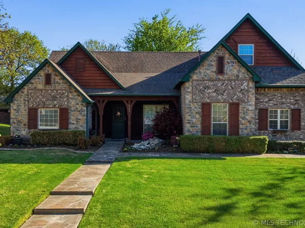 208 New Haven St, Catoosa, OK 74015