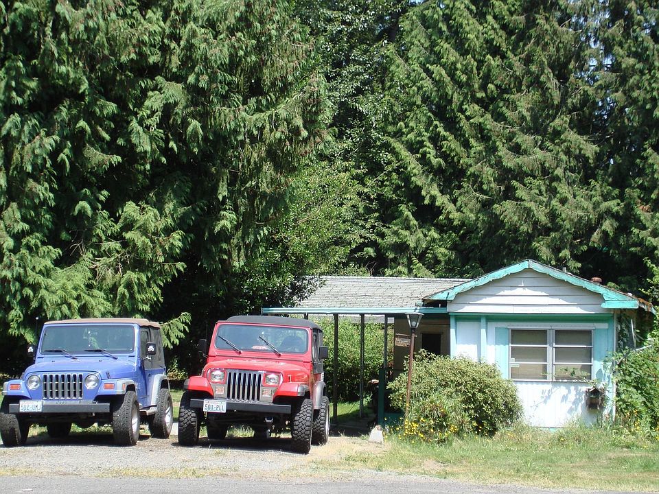Great Lot to put your new home on.