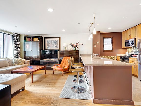 2nd image of 467 W 163rd St APT 4