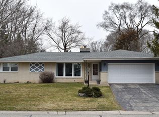 5485 Olympia Dr, Greendale, WI 53129