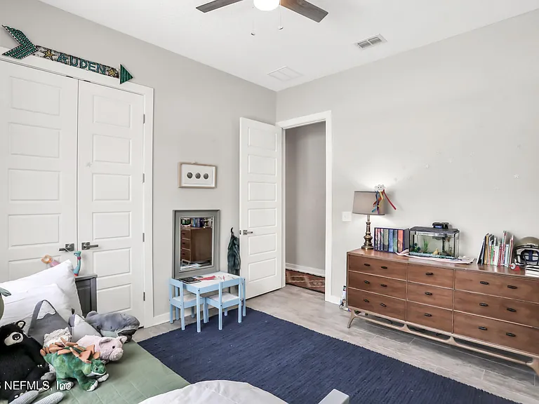 546 South St — Photo 32