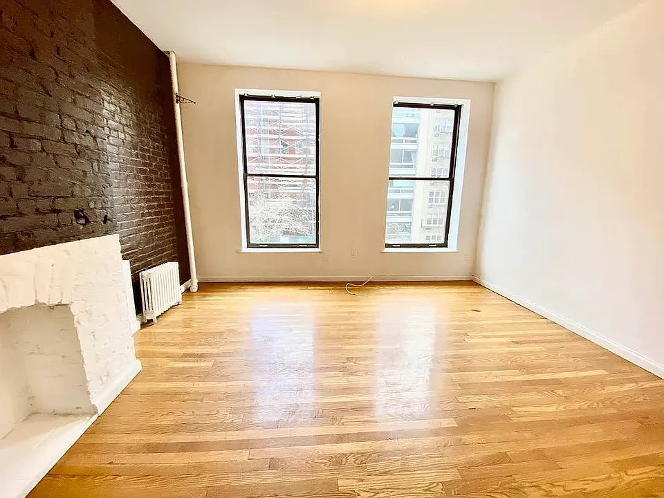338 W 14th St #3D