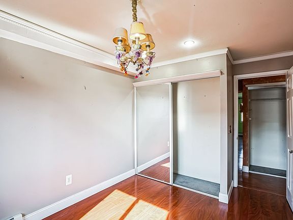 4th image of 4 Davit Ct #1