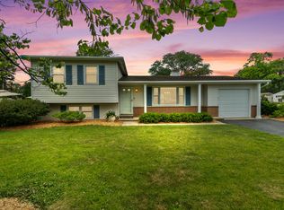 3S430 Osage Dr, Glen Ellyn, IL