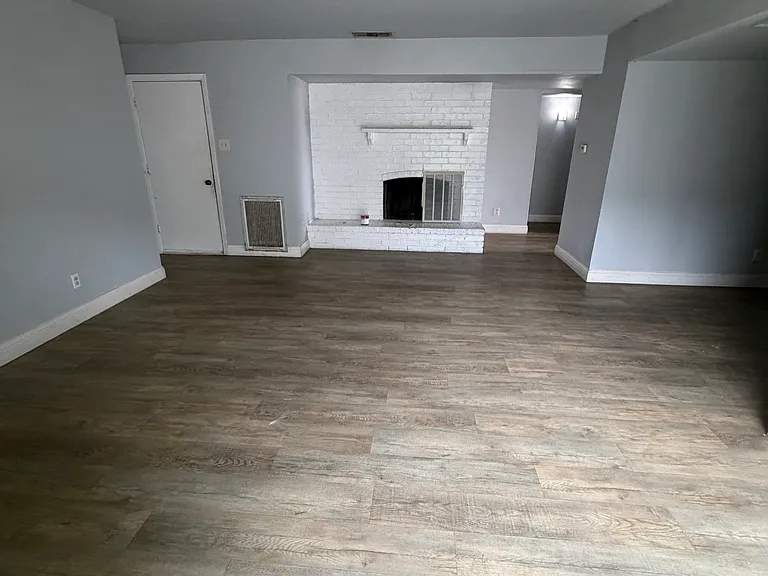 2621 Roman Way — Photo 5