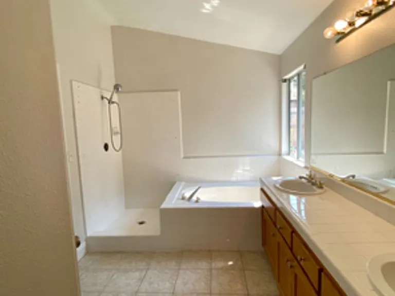 1679 E La Quinta Dr — Photo 16