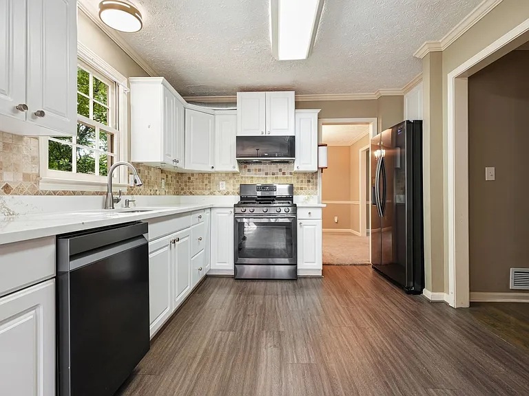 2245 Mills Wood Run — Photo 15
