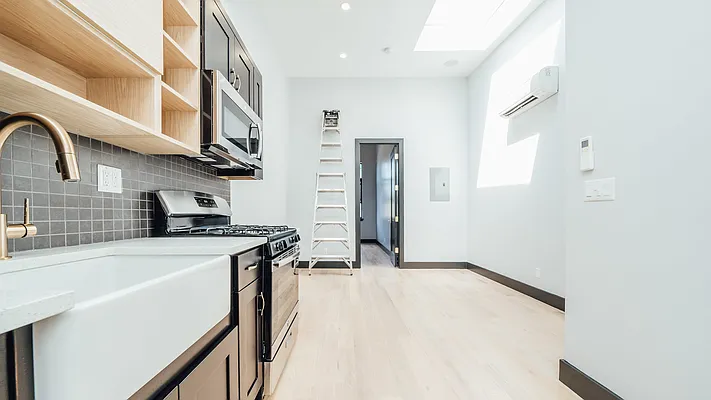 Rented by Nooklyn NYC LLC | media 2