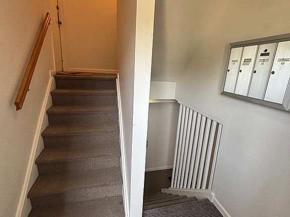 2nd image of 19 Huguenot St APT 3