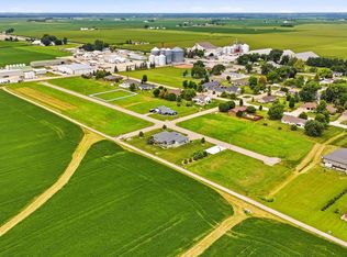 33 S 4th St, Houghton, IA 52631
