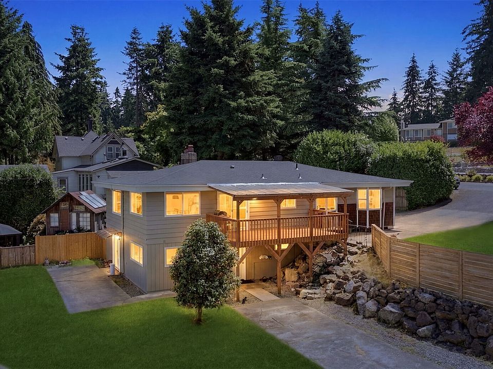1st image of 413 104th Avenue E