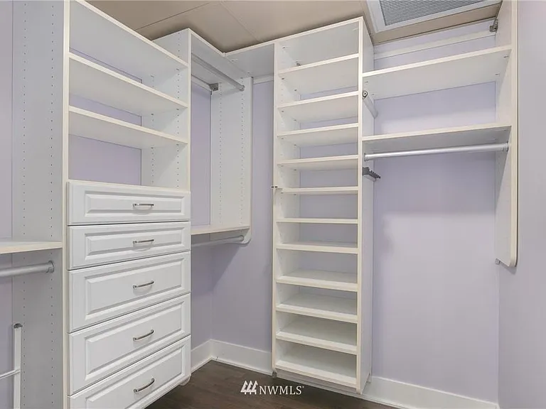 1609 Summit Ave #302 — Photo 15