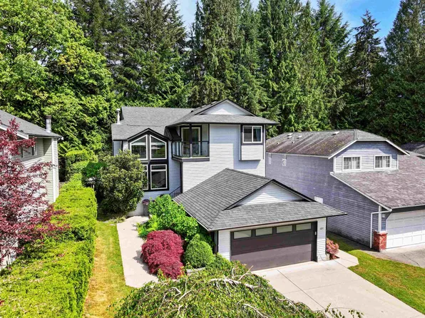 1690 Cascade Ct, North Vancouver, BC V7G 2H6