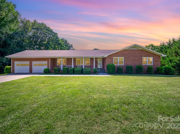 1418 Oakwood Ave, Kannapolis, NC 28081