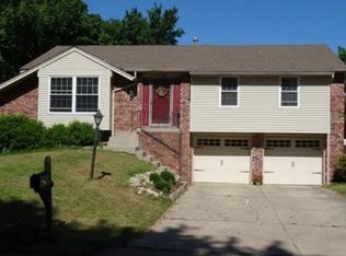 819 NW Canterbury Rd, Blue Springs, MO 64015