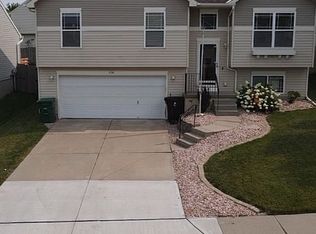 8741 Quest St, Omaha, NE 68122