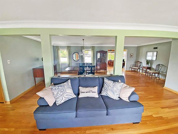 4th image of 6411 Clifton Ave