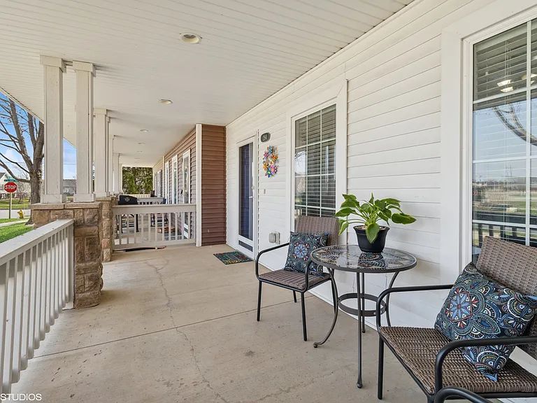 284 SE Booth Ave — Photo 25
