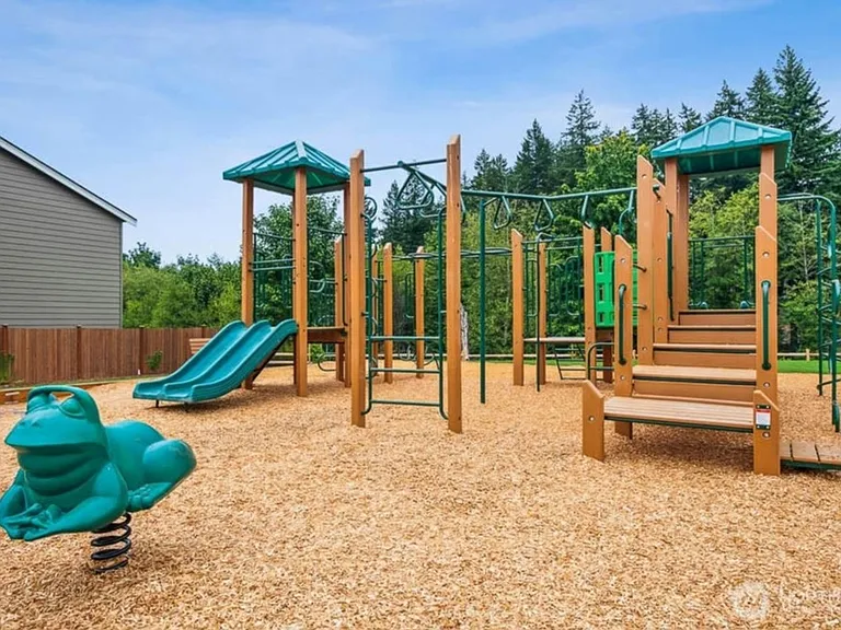 1430 SW Fielder Pl — Photo 27