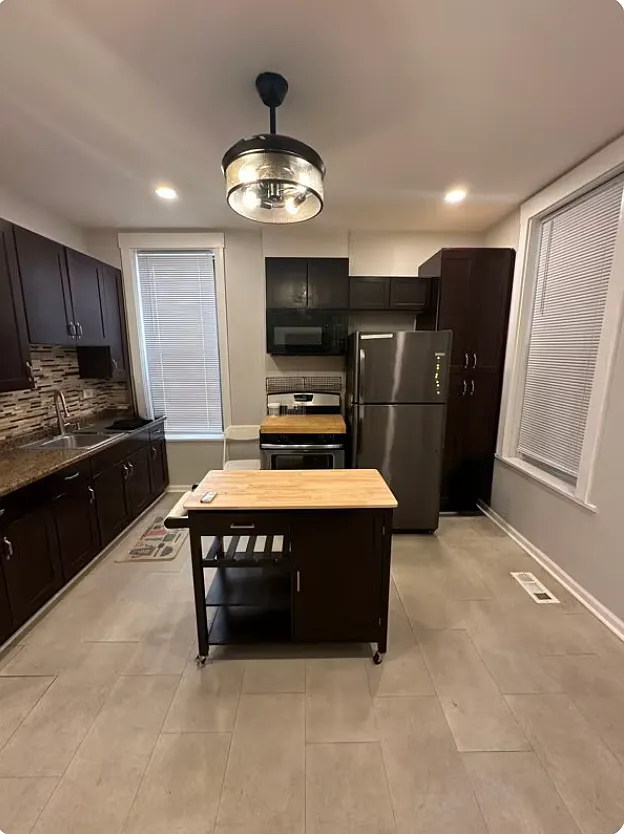 2 bed, 1400 sqft, $1,600 — Photo 2