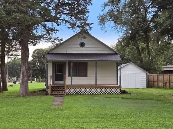 301 N Poplar St, Solomon, KS 67480
