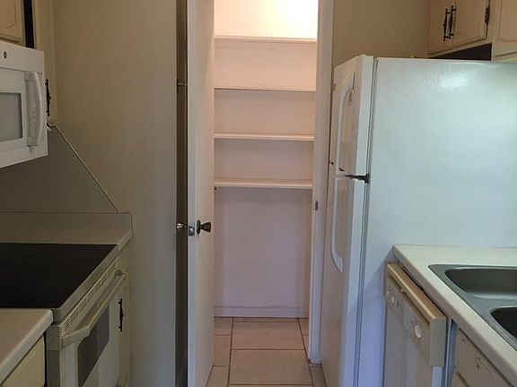 3rd image of 800-4 Continental Dr