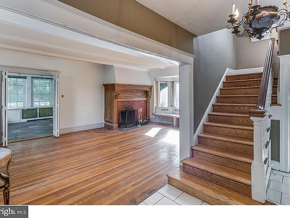 4th image of 138 Lansdowne Ct