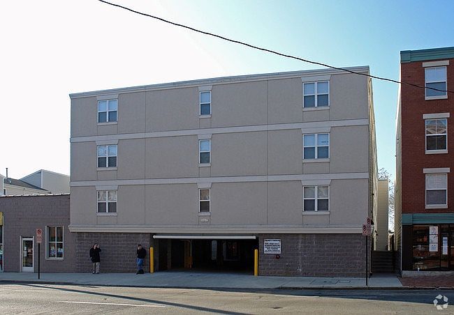 Front of Building - Right on Cary Street