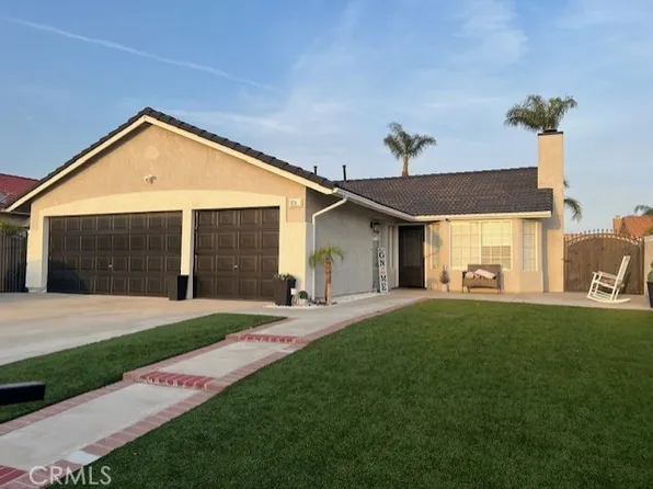 9765 Venus Ln, Fontana, CA 92335