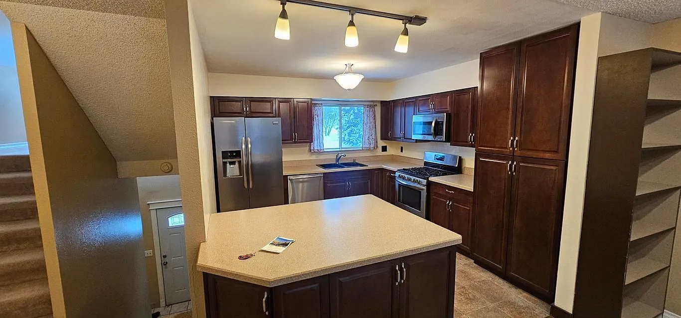 6446 Village Pkwy — Photo 2