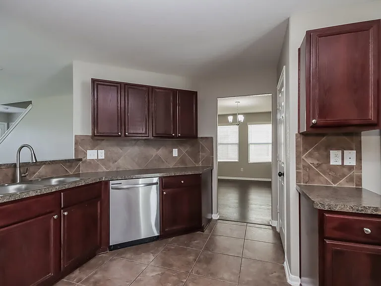 7215 Fox Scene Dr — Photo 8