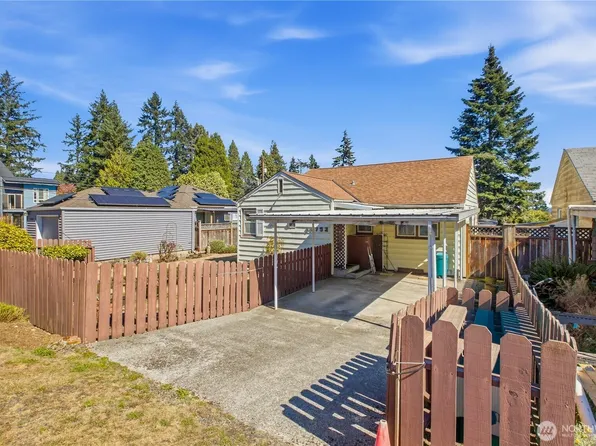 11752 20th Avenue NE, Seattle, WA 98125