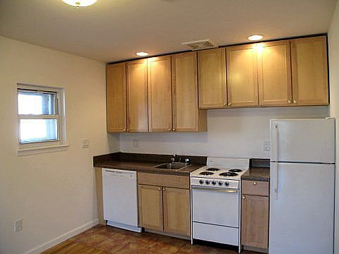1st image of 27-10 Astoria Blvd #4E