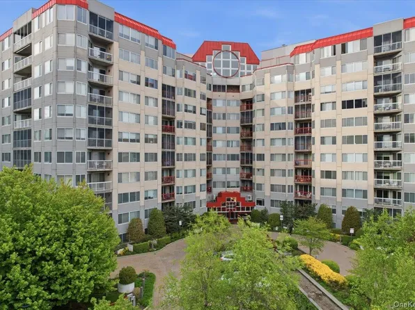 10 Stewart Place #5HW, White Plains, NY 10603