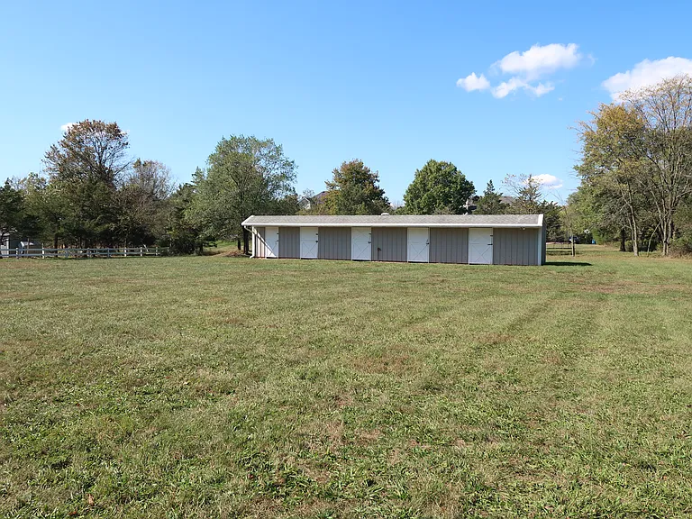 18 Cleef Dr — Photo 11