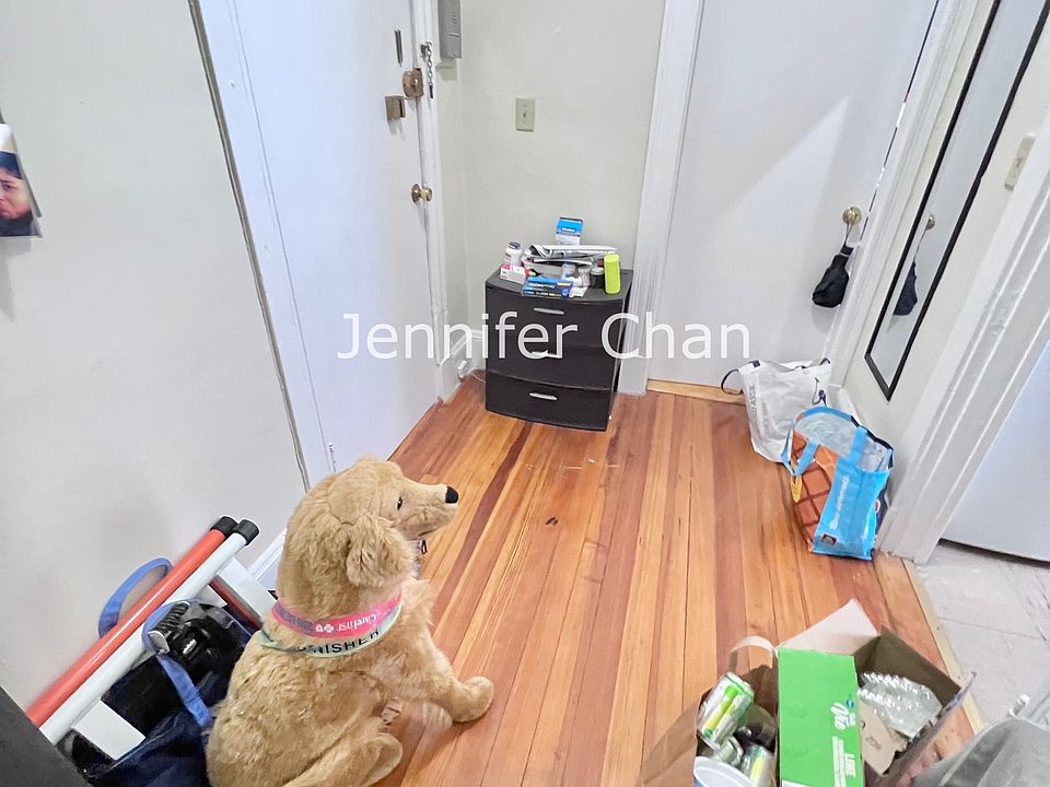 2nd image of 161 Kelton St #8