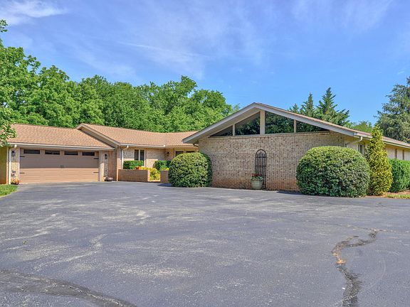 2nd image of 453 Wirtz Rd