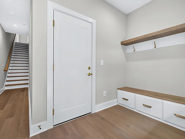 407 Chatham View Rd — Photo 7