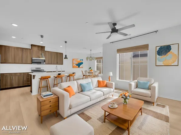 203 Woodland Pl, Fallbrook, CA 92028