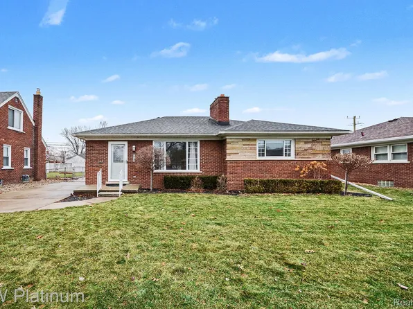 22825 Rosedale St, Saint Clair Shores, MI 48080