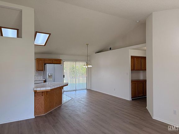 4th image of 7319 Chilibre St