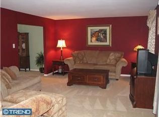 144 Farmhouse Dr, Audubon, PA