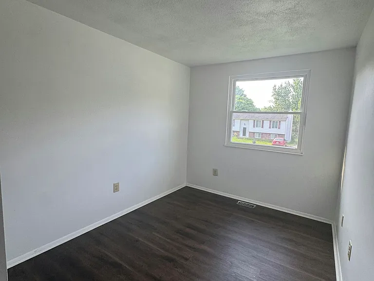 6401 Brambleton Rd — Photo 8