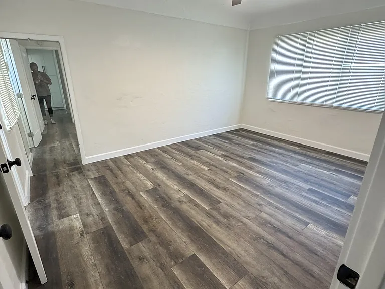 253 Covina Ave — Photo 32