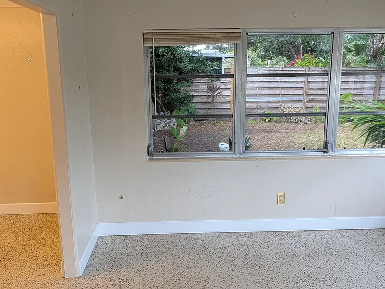2303 Tulip St — Photo 9