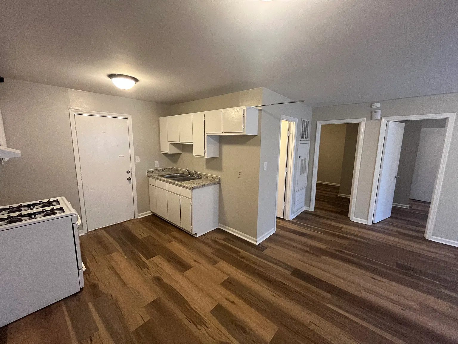 2 bed, 694 sqft, $675 — Photo 3