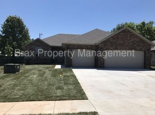 1918 E Maricopa Ave, Ozark, MO 65721