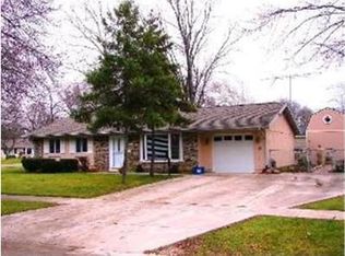 901 Cornell Ln, Schaumburg, IL 60193